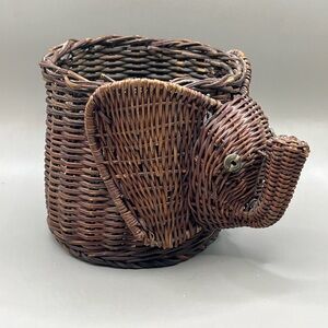 Small Wicker Elephant Planter With Plastic Insert 4”